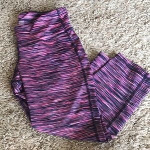 💥SOLD💥Old Navy Active M Capris